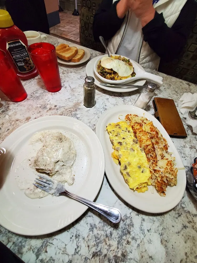 Comma Sausage Cheese Omelet